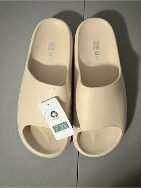 32 Degrees Cool Sandals Cushion Slide-On Size S (W 6-7, M 4-5) NWT